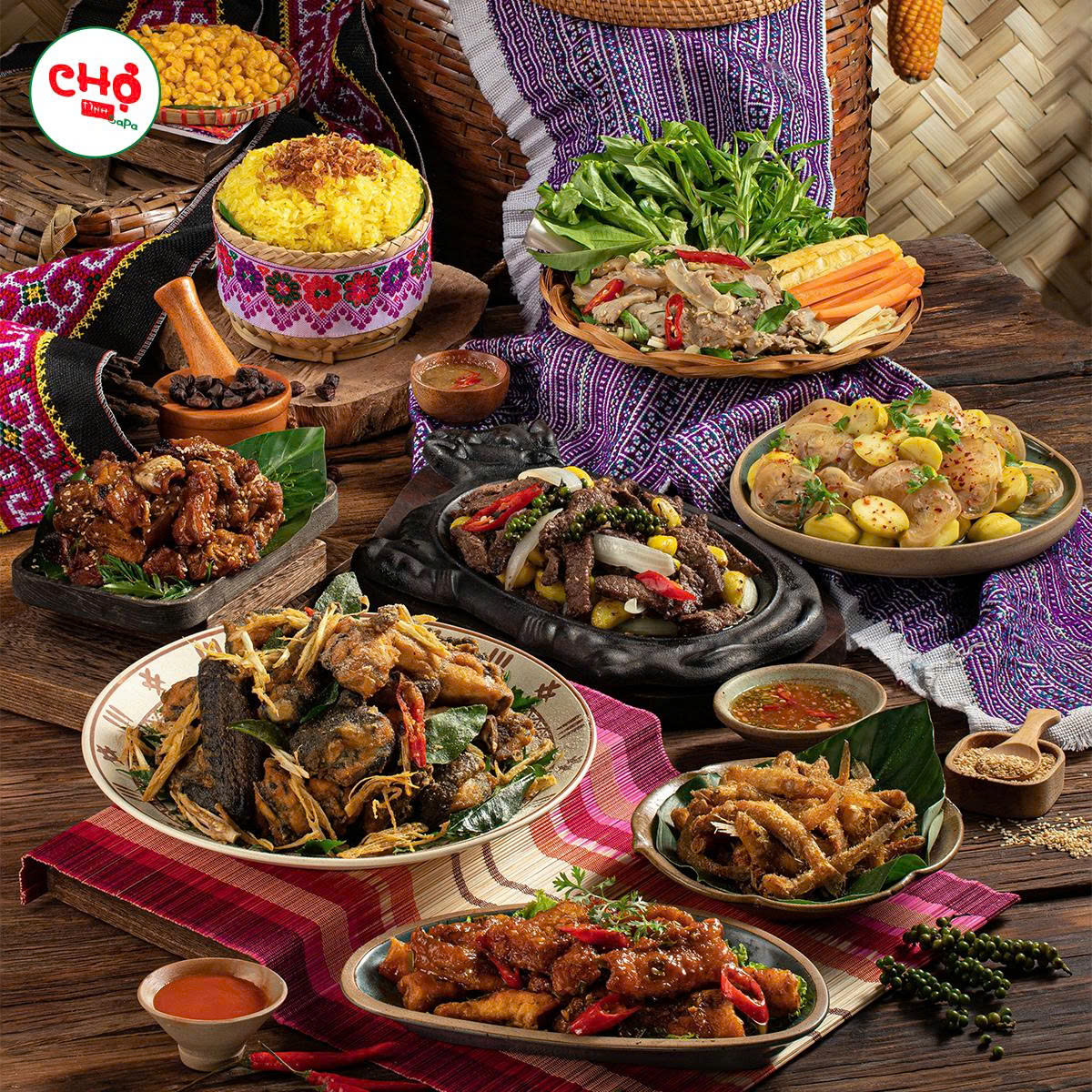 Thưởng thức cá hồi, bê chao tại quán Tây Bắc Hà Nội đẹp.